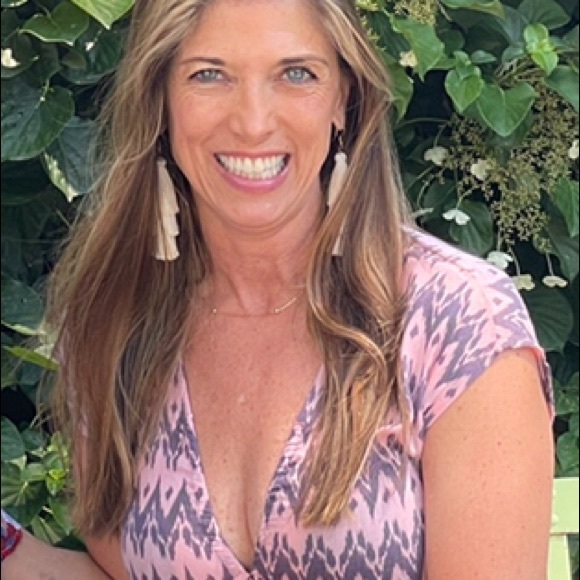 Meet your Posher, Danielle - Picture 3 of 5